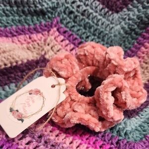 1 JC Dusty Blush Scrunchie